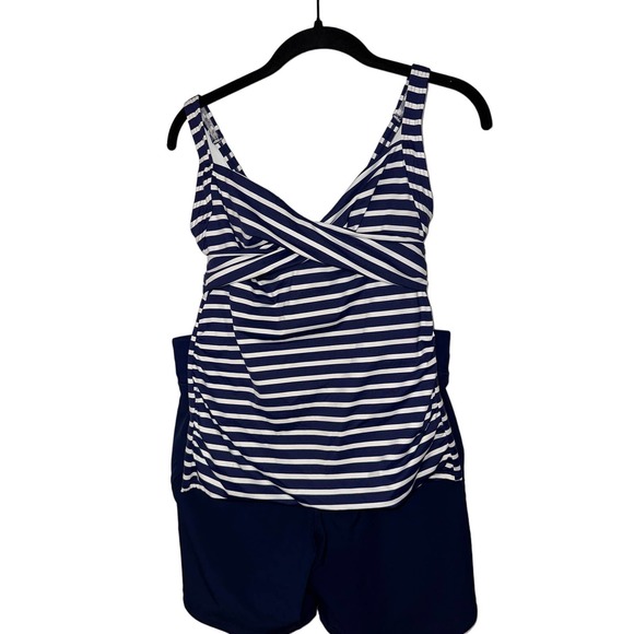 Lands' End Other - Lands’ End Navy/white tankini and swim shorts